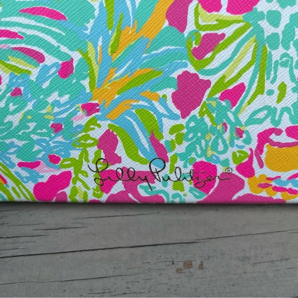 Lilly Pulitzer Collapsible Sunglass Spot Ya Case It’s Always Sunny Somewhere main image 5